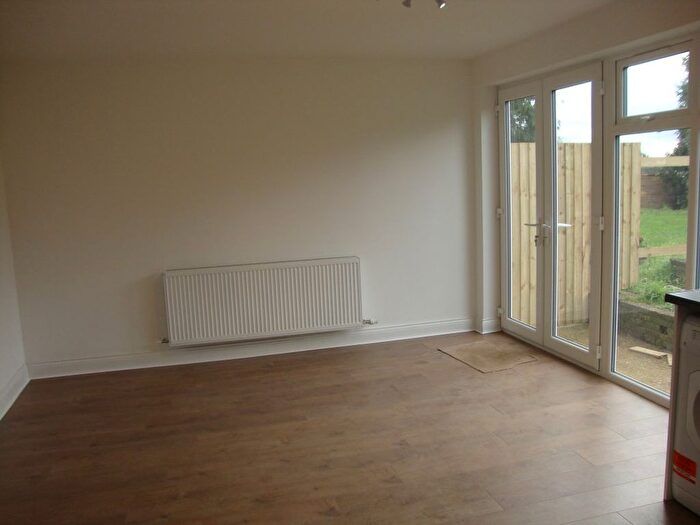 4 Bedroom Semi-Detached Bungalow To Rent In Randon Close, Harrow, HA2