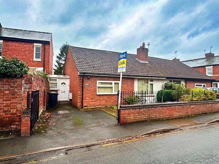 2 Bedroom Semi-Detached Bungalow For Sale In Green Street, Hereford, HR1
