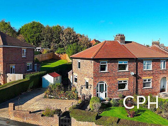 3 Bedroom Semi-detached House For Sale In Ling Hill, Scarborough, YO12