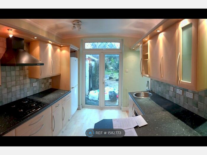 2 Bedroom Flat To Rent In Filton Road North, Bristol, BS34