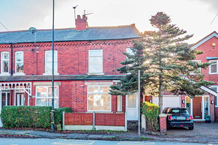 3 Bedroom End Of Terrace House For Sale In Davyhulme Road, Davyhulme, Manchester, M41