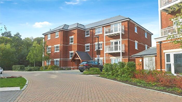 1 Bedroom Flat For Sale In Woodlark Mews, Fleet, Hampshire, GU51