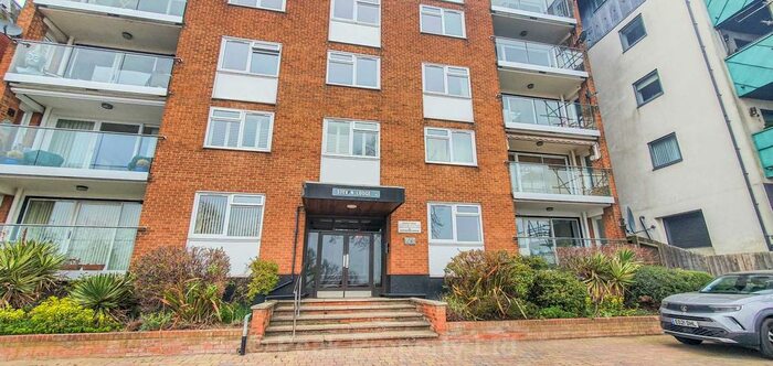 2 Bedroom Flat To Rent In Grand Parade, Leigh On Sea, SS9