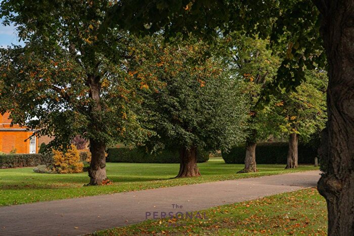 1 Bedroom Studio To Rent In Redwood Drive, Epsom, KT19