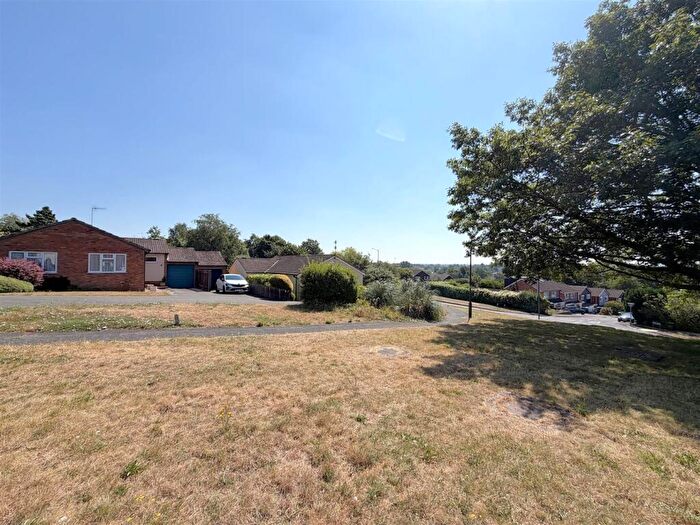 3 Bedroom Detached Bungalow For Sale In Lee Close, Woodloes Park, Warwick, CV34