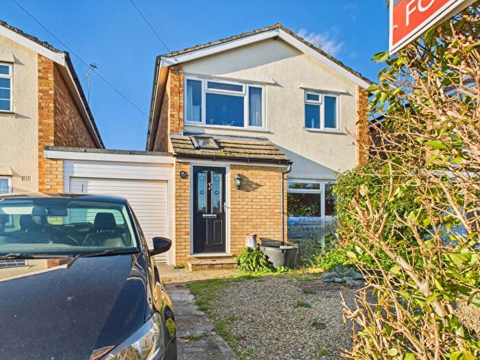 3 Bedroom Detached House For Sale In Stokes Croft, Haddenham, HP17