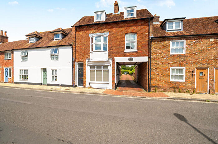 2 Bedroom Flat To Rent In West Street, Havant, Hampshire, PO9