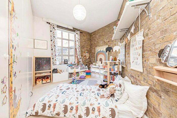 2 Bedroom Flat To Rent In Dingley Place, London, EC1V