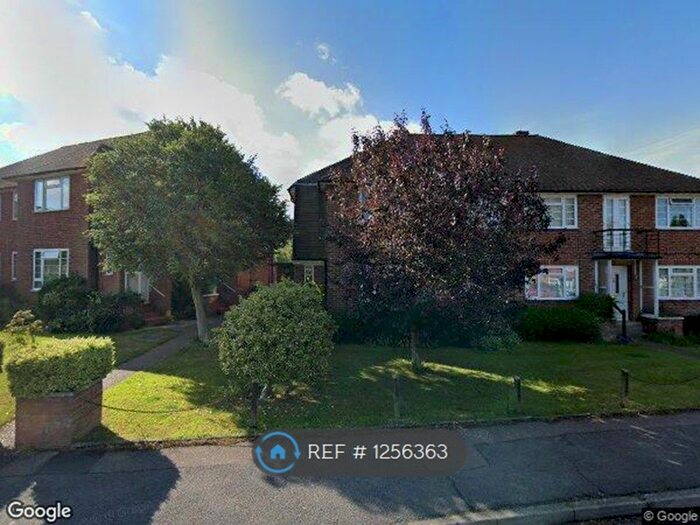 2 Bedroom Maisonette To Rent In Peaches Close, Cheam, Sutton SM2