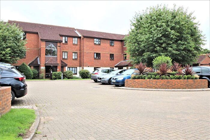 2 Bedroom Flat To Rent In Lewis Road, Mitcham, CR4