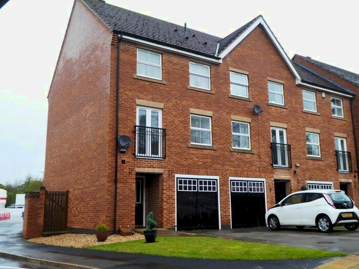 3 Bedroom End Of Terrace House To Rent In Dawson Road, Market Weighton, Nr York, YO43