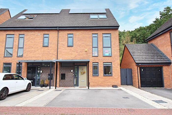 4 Bedroom Semi-Detached House For Sale In Fox Gardens, Bentley, DN5