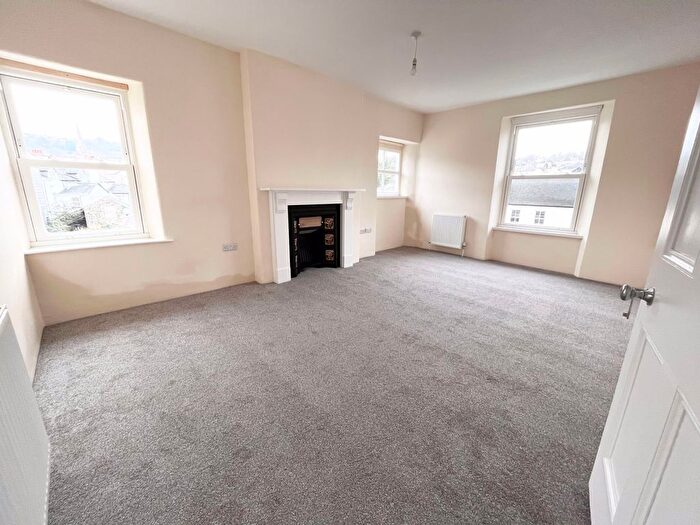2 Bedroom Flat To Rent In St. James Street, Okehampton, Devon, EX20