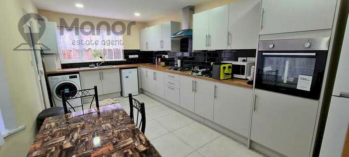 3 Bedroom Terraced House To Rent In Sheridan Road, Manor Park, E12