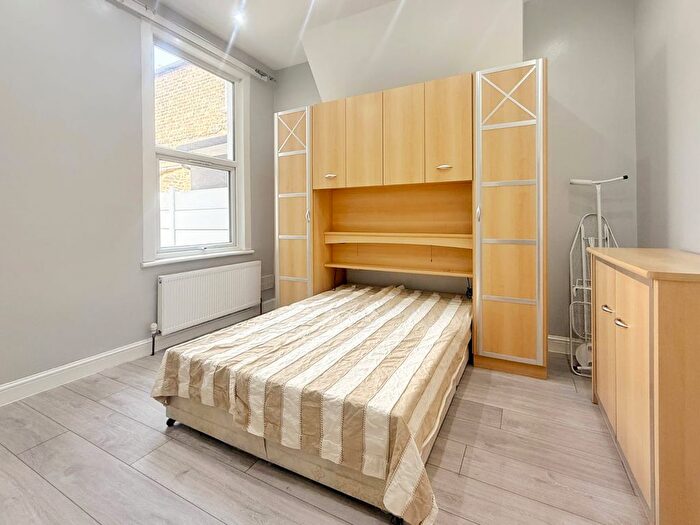2 Bedroom Flat To Rent In Harold Road, London, E13
