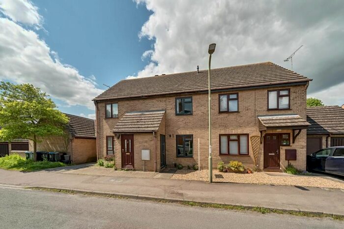 2 Bedroom Semi-Detached House To Rent In The Springs, Witney, OX28