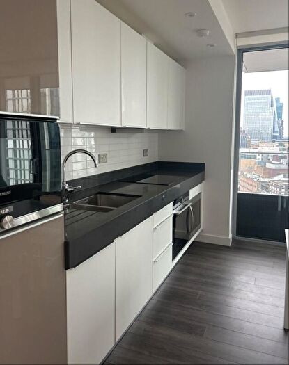 1 Bedroom Apartment To Rent In Apartment, Kingwood House, Chaucer Gardens, London, E1