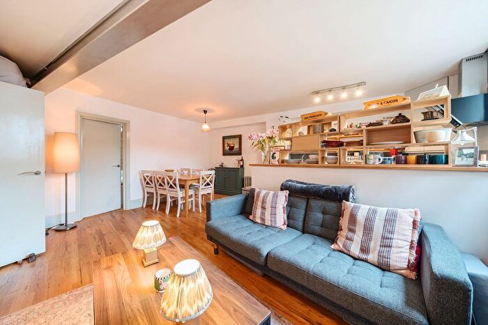 2 Bedroom Flat To Rent In Morocco Street, London, SE1