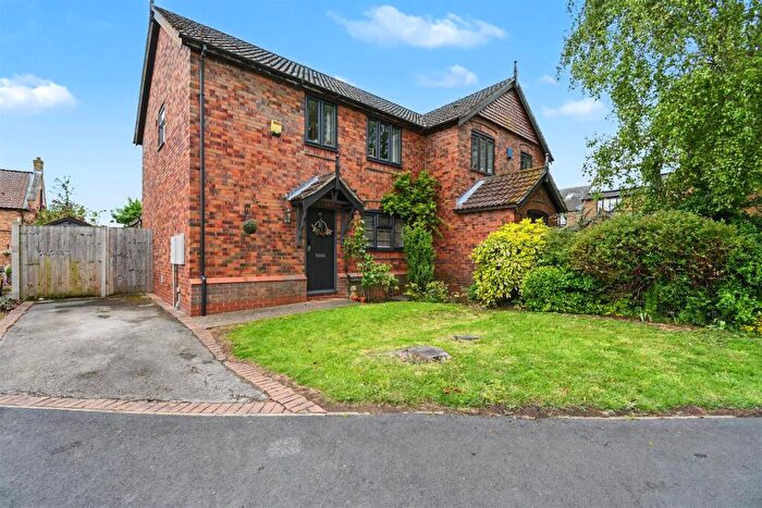3 Bedroom Semi-Detached House For Sale In The Grove, Barrow-Upon-Humber, DN19