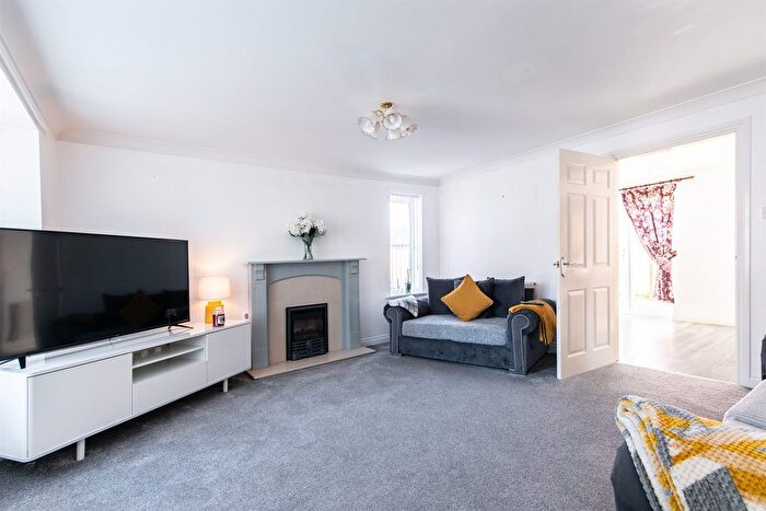 4 Bedroom Detached House For Sale In Mitchell Road, CV12