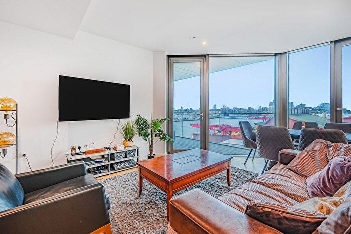 2 Bedroom Flat For Sale In Enterprise Way, Wandsworth, London, SW18
