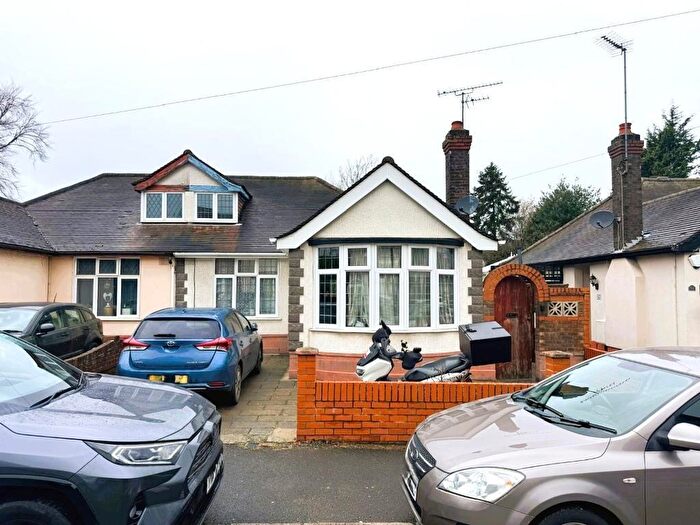 2 Bedroom Semi-Detached Bungalow For Sale In Overstone Road, Challney, Luton, Bedfordshire, LU4