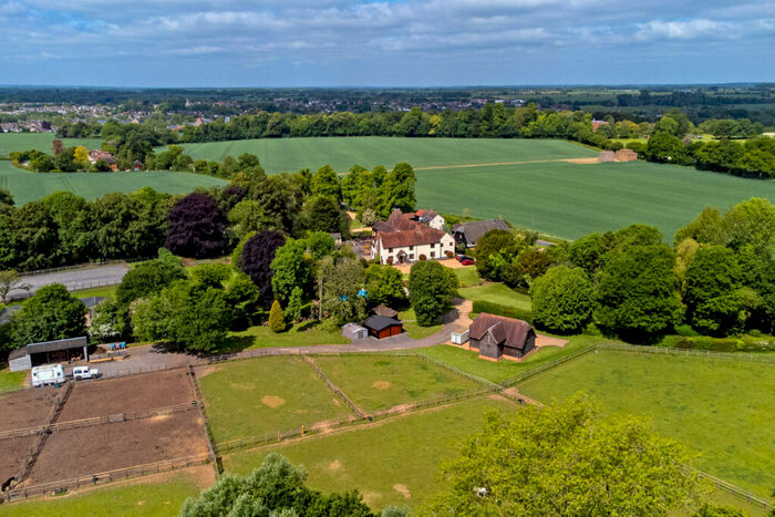 4 Bedroom Link Detached House For Sale In Hatfield Heath Road, Sawbridgeworth, Hertfordshire, CM21