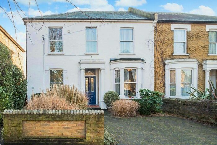 1 Bedroom Flat To Rent In Staines-Upon-Thames, Staines-Upon-Thames, Middlesex, TW18