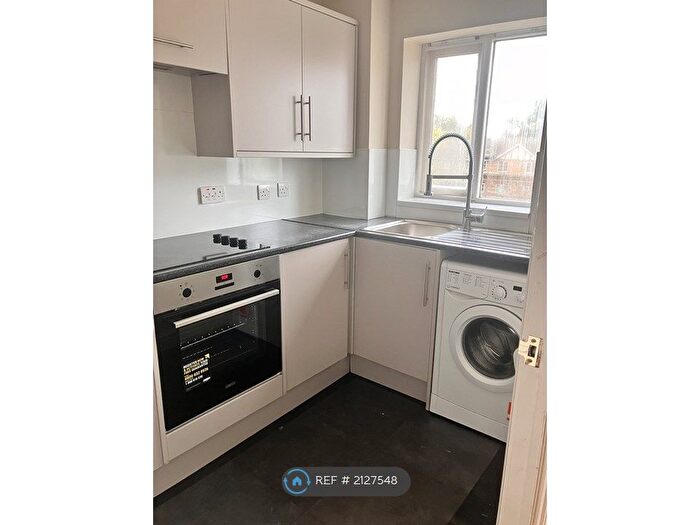 1 Bedroom Flat To Rent In London Road, Hounslow, TW3