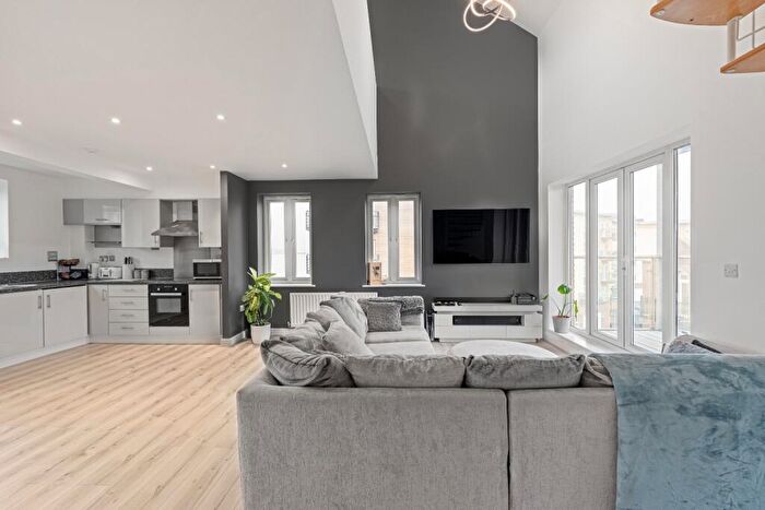 3 Bedroom Apartment To Rent In Lightermans Way, Greenhithe, Kent, DA9
