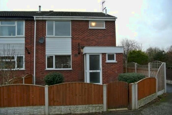 3 Bedroom Semi-Detached House To Rent In Melbourne Court, Long Eaton, Nottingham, NG10