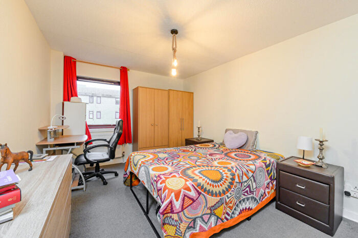 1 Bedroom Flat To Rent In Camden Road, Camden, NW1