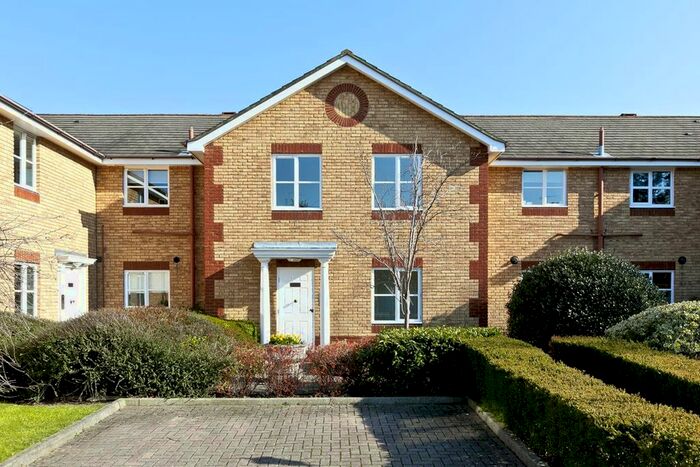 1 Bedroom Flat To Rent In Wentworth Court, Waterside Close, KT6