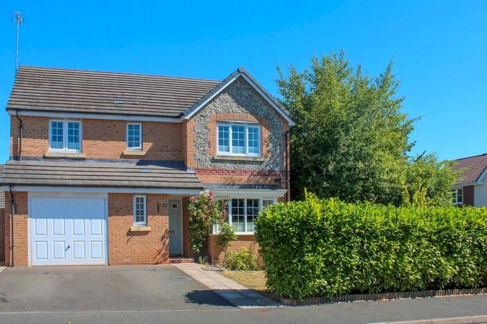 4 Bedroom Detached House For Sale In Kemble Road, Monmouth, NP25
