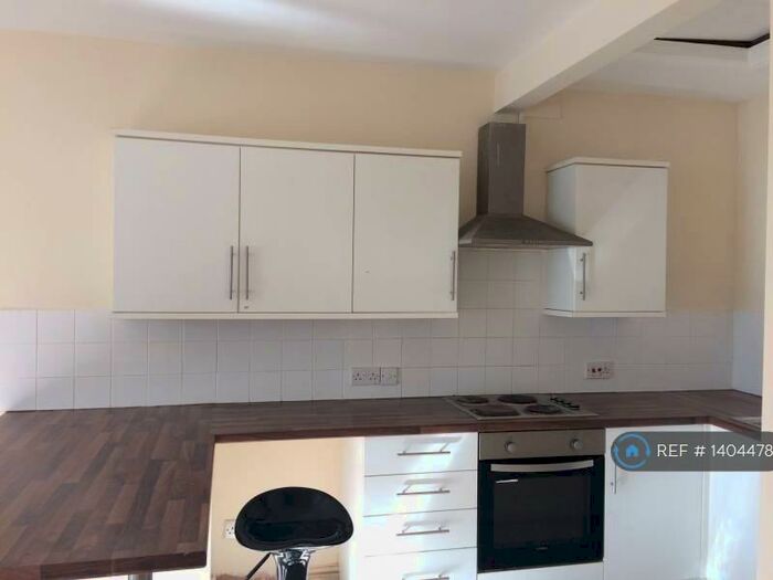 2 Bedroom Flat To Rent In White Hart Court, Market Rasen, LN8