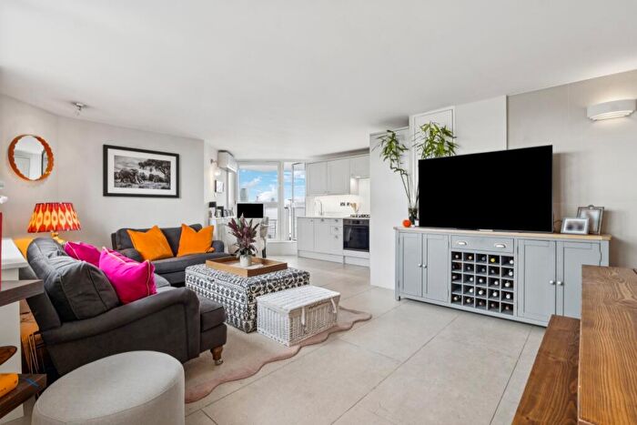 2 Bedroom Apartment To Rent In Chelsea, SW10