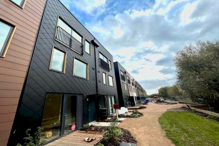 4 Bedroom Town House To Rent In Wild Garden, Leeds, LS9