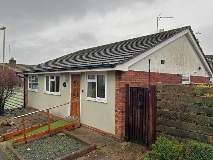 3 Bedroom Detached Bungalow For Sale In Jessop Walk, SO45