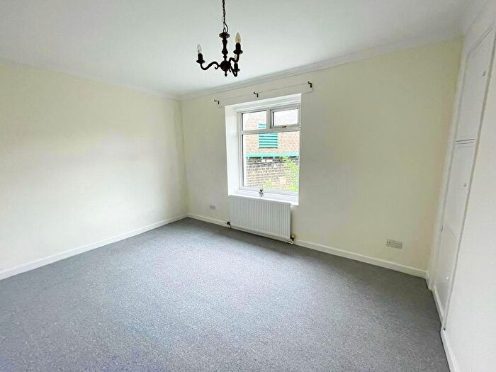 2 Bedroom Cottage For Sale In Mill Street, Cross Hills, BD20