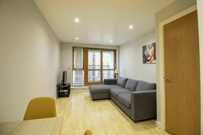 1 Bedroom Apartment To Rent In Regent Quay, Leeds, LS10