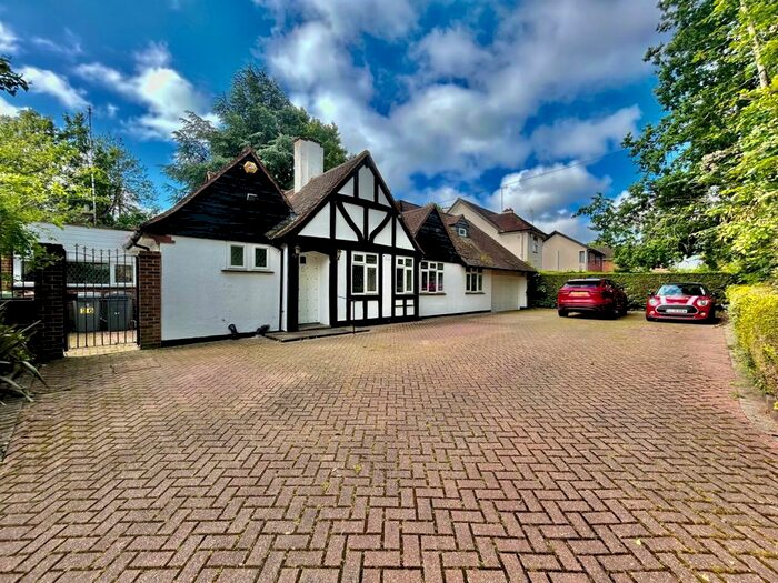 4 Bedroom Detached Bungalow To Rent In Elstree Road, Bushey Heath, Bushey, Hertfordshire, WD23