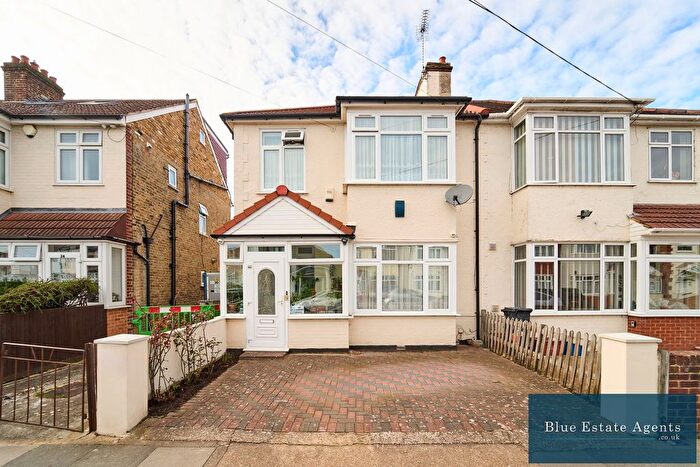 3 Bedroom Semi-Detached House For Sale In Cranbrook Road, Hounslow, TW4