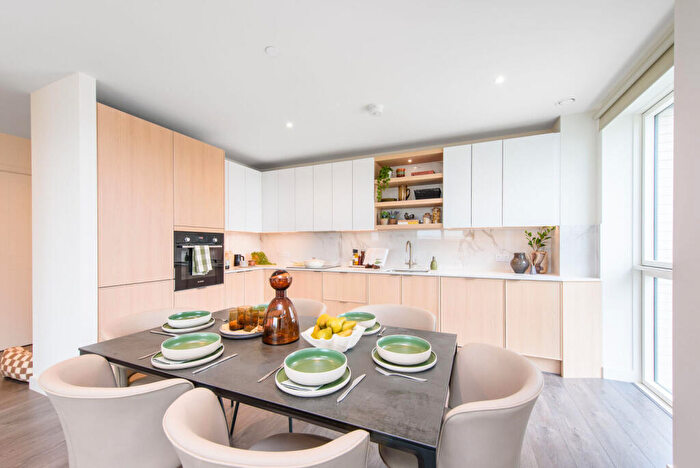 2 Bedroom Flat To Rent In The Watermint, Hendon, London, NW9