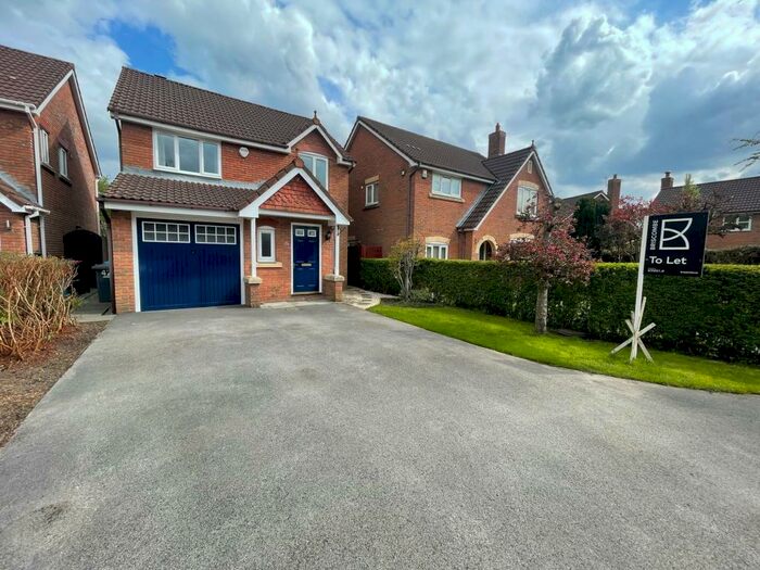 3 Bedroom Detached House To Rent In Ladyhill View, Worsley, M28