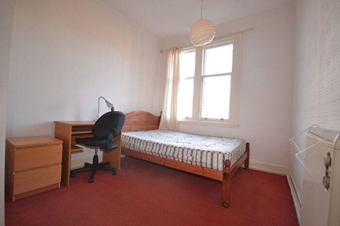 3 Bedroom Flat To Rent In Learmonth Park, Edinburgh, EH4