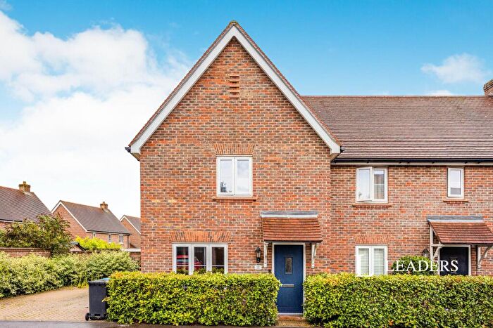 3 Bedroom Semi-Detached House To Rent In Batt Street, RH15