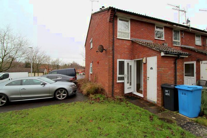 1 Bedroom Flat To Rent In One Bedroom Ground Floor Flat - &#; - Available - Available Now, BH17