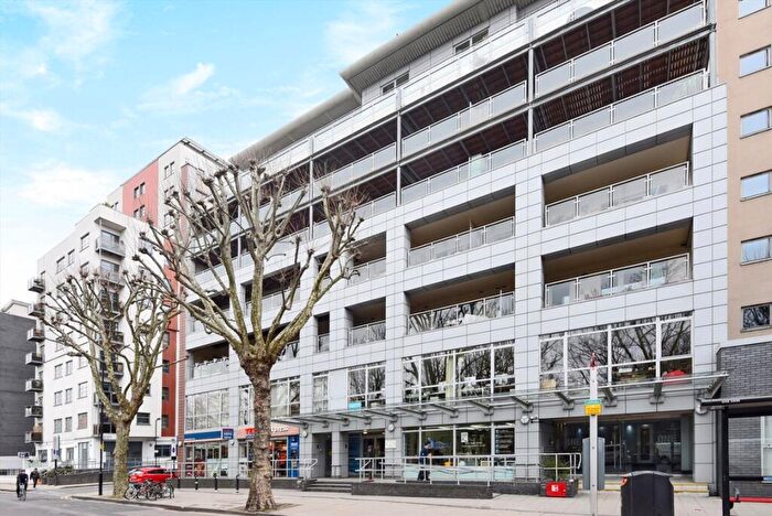 2 Bedroom Flat For Sale In Southgate Road, London, N1