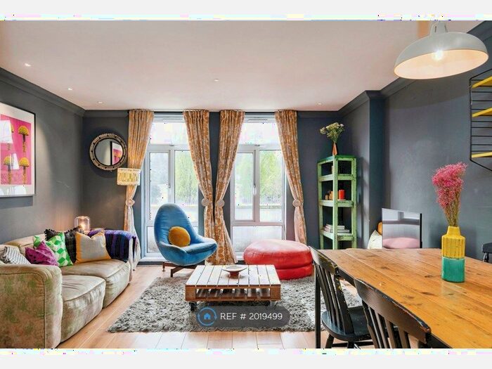 2 Bedroom Flat To Rent In Stoke Newington High St, London, N16