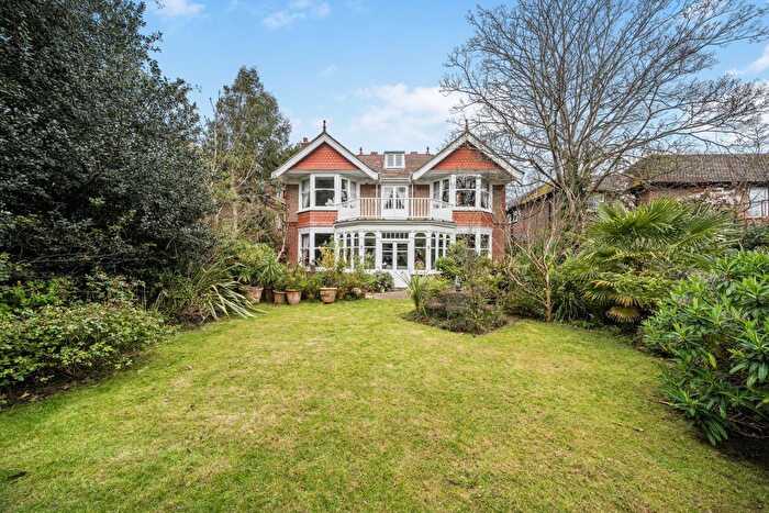 6 Bedroom Detached House For Sale In Sylvan Way, Bognor Regis, PO21